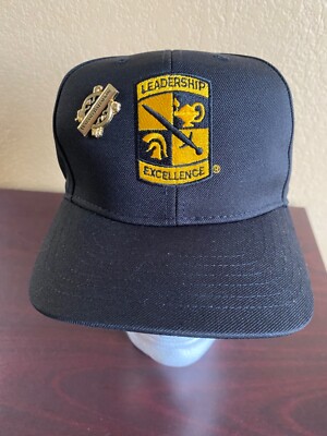 Casquette à visière du grade inférieur du service sanitaire et médical