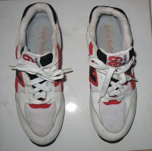 LEATHER UPPER ATHLETIC SHOE 
