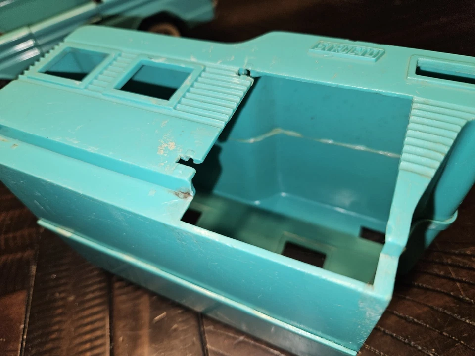 1960s Structo Toys Chevrolet Corvair ramp side Camper Truck, Nice Condition - Image 3 of 4