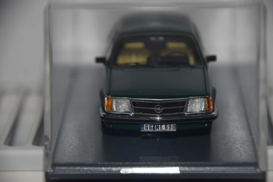 Neo 1:43 Opel Commodore C, 43690 , neu,selten - Bild 4 von 4