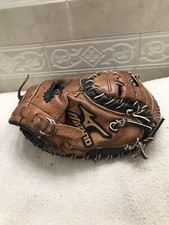Mizuno GXC-104 31  Boys Fully Broken In Baseball Catchers Mitt Right Hand Throw