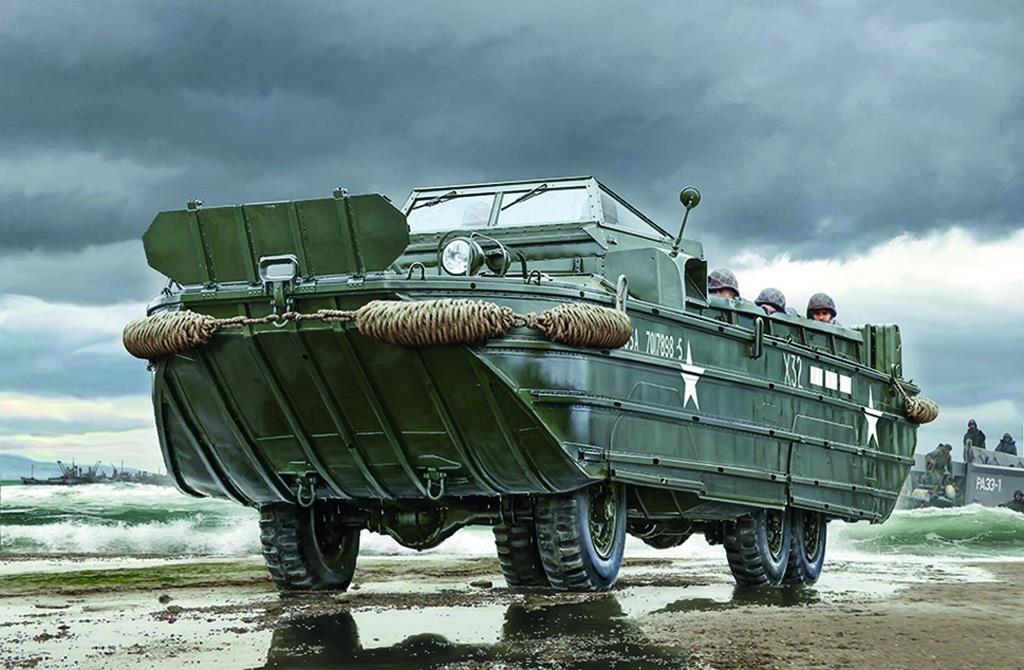 Italeri 6392 DUKW 21⁄2 GMC amphibious version - D DAY 80 years 1/35 Scale view 2
