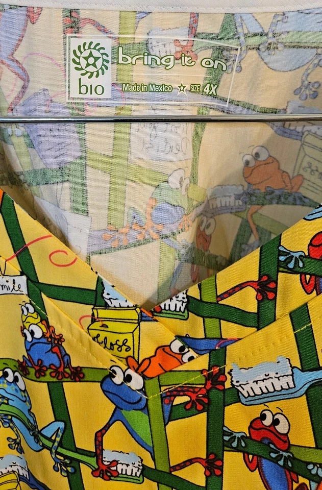 Women's Dental Scrub Top Size 4X / Toadly Dental / New/ Dental theme with FROGS - Image 2 of 4