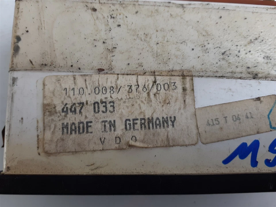 M922 VOLVO SPEEDOMETER 447033 - Image 3 of 4