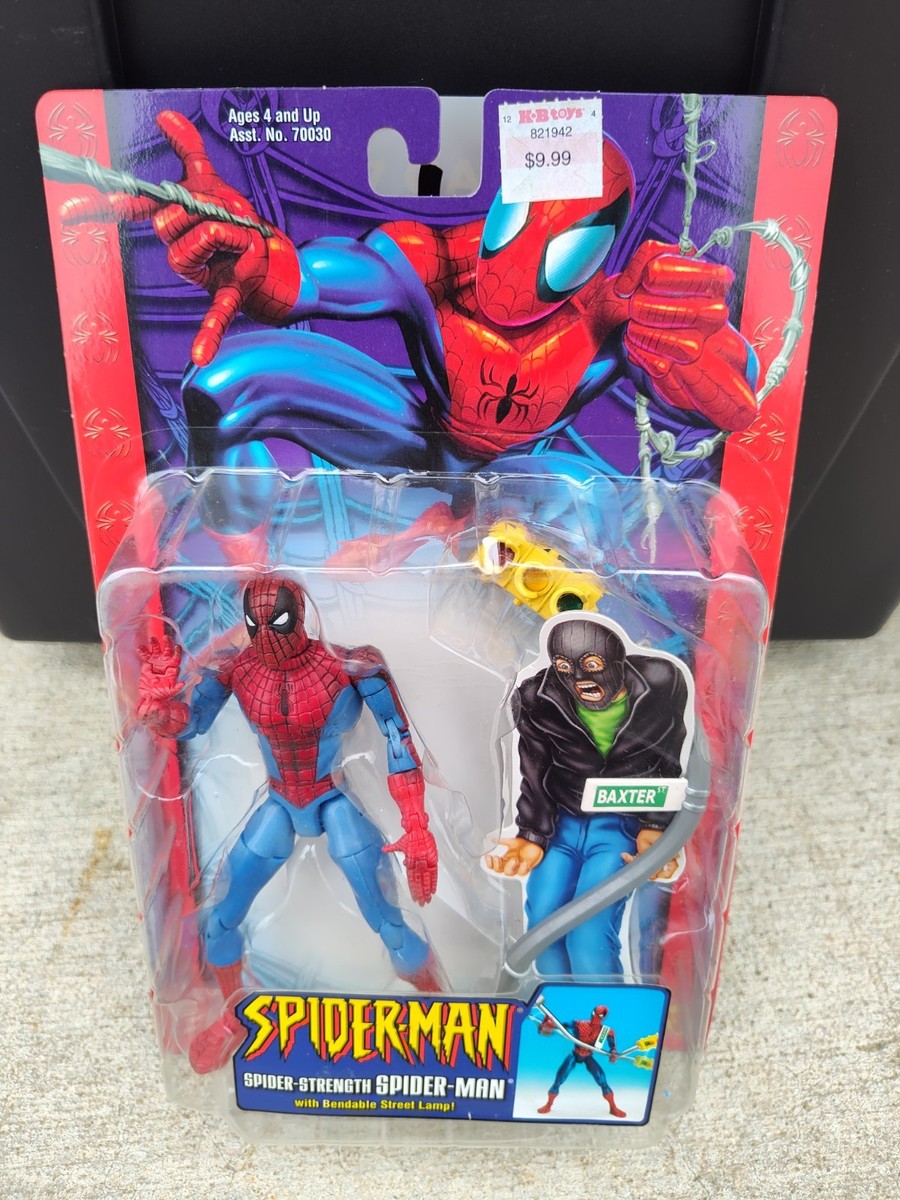 SPIDERMAN 2005 SPIDER STRENGTH SPIDER MAN FIGURE WITH STREET LAMP