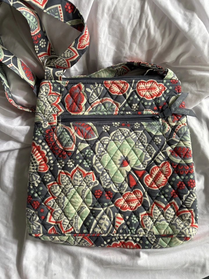 Vera Bradley Nomadic Floral Crossbody Hipster Bag NEW WITH TAGS MSRP $60USD - Image 3 of 4