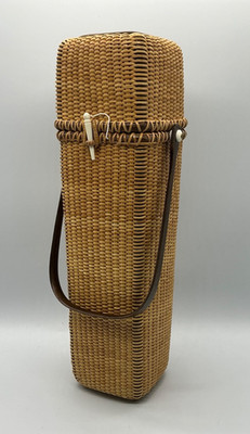 Tabbar rattan basket 15.5  X 4.5  X 4.5  wine caddy attached lid wooden handle