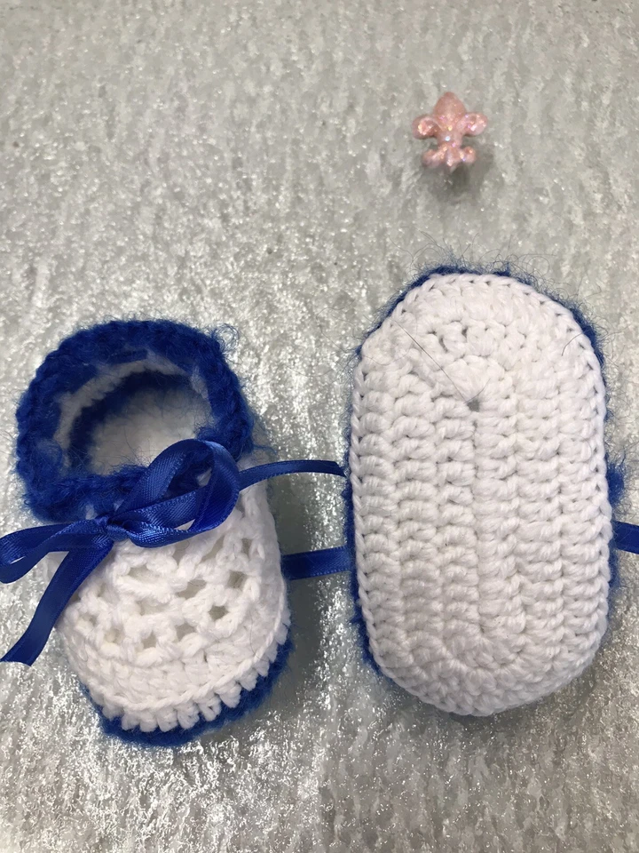 Botines Bebé Crochet Recién Nacido Calcetines Regalo Botines 0-6 Meses Color Azul Real Blanco Foto 3 de 3
