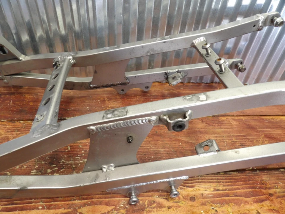 02-03 Kawasaki Ninja ZX9R REAR TAIL SEAT RAIL BRACKET SUB FRAME 32160-1769-458 - Image 4 of 4