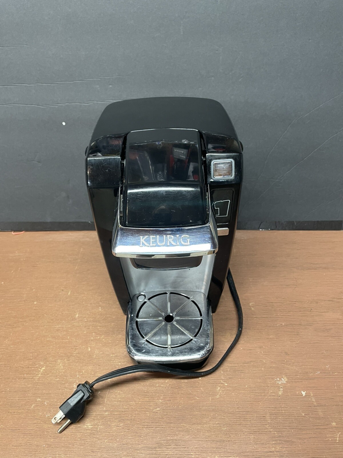 Black Keurig K10 B31 K Cup Single Serve Coffee Maker.