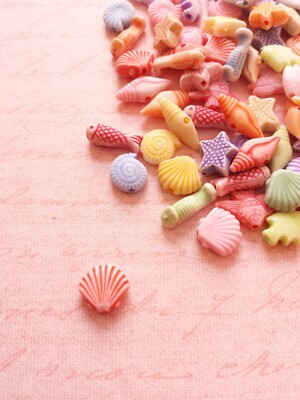 10/30 Maritime Acrylperlen zum Fädeln Muschel Seestern Seepferdchen Beads Bunt