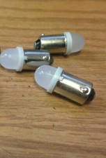 Vintage Hammarlund HQ-120 / HQ-145 / HQ-200 HF receiver front panel LED lamps.