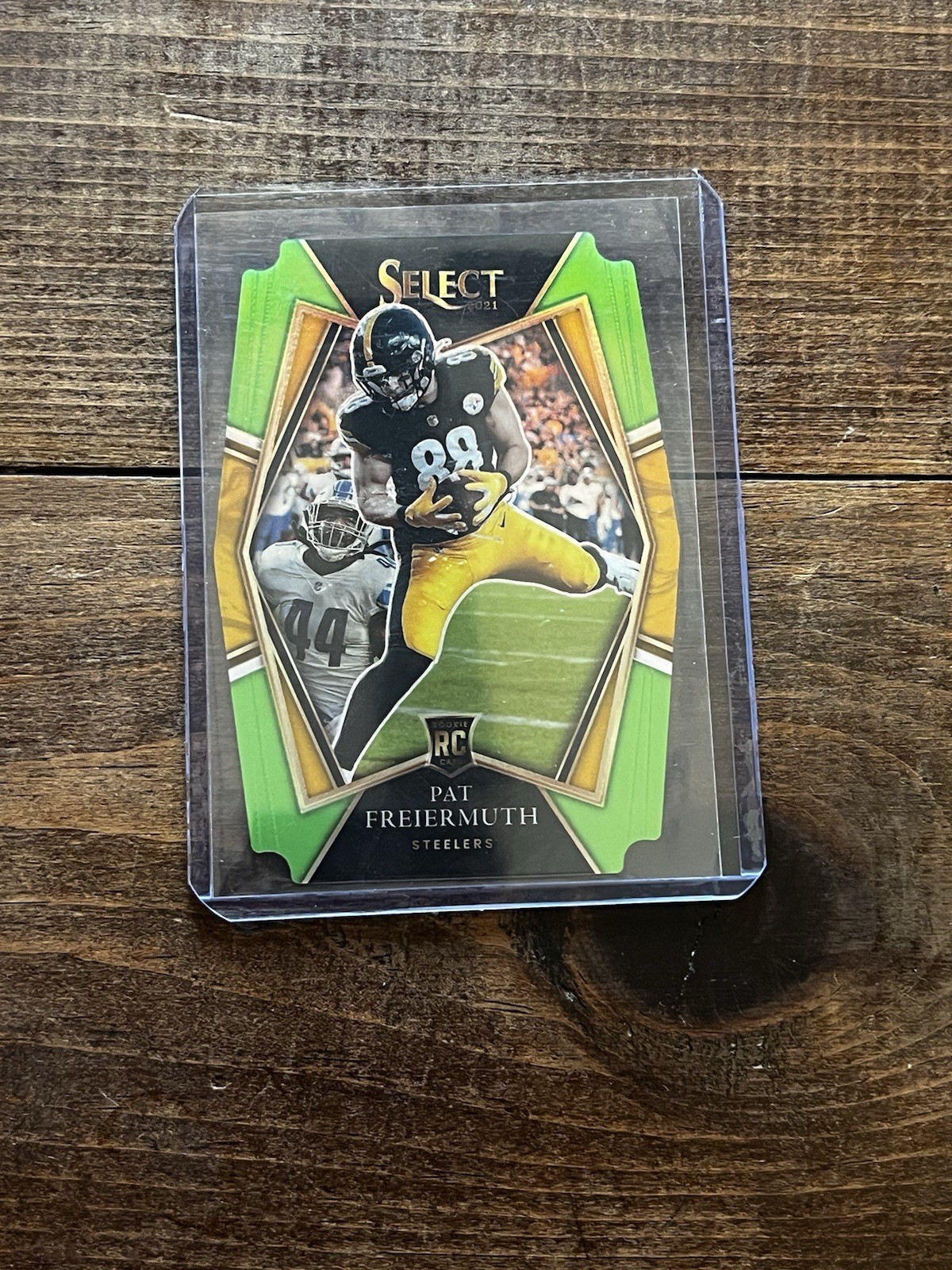 2021 Panini Select Premier Level Pat Freiermuth #159 Green Prizm Die-Cut /349 RC