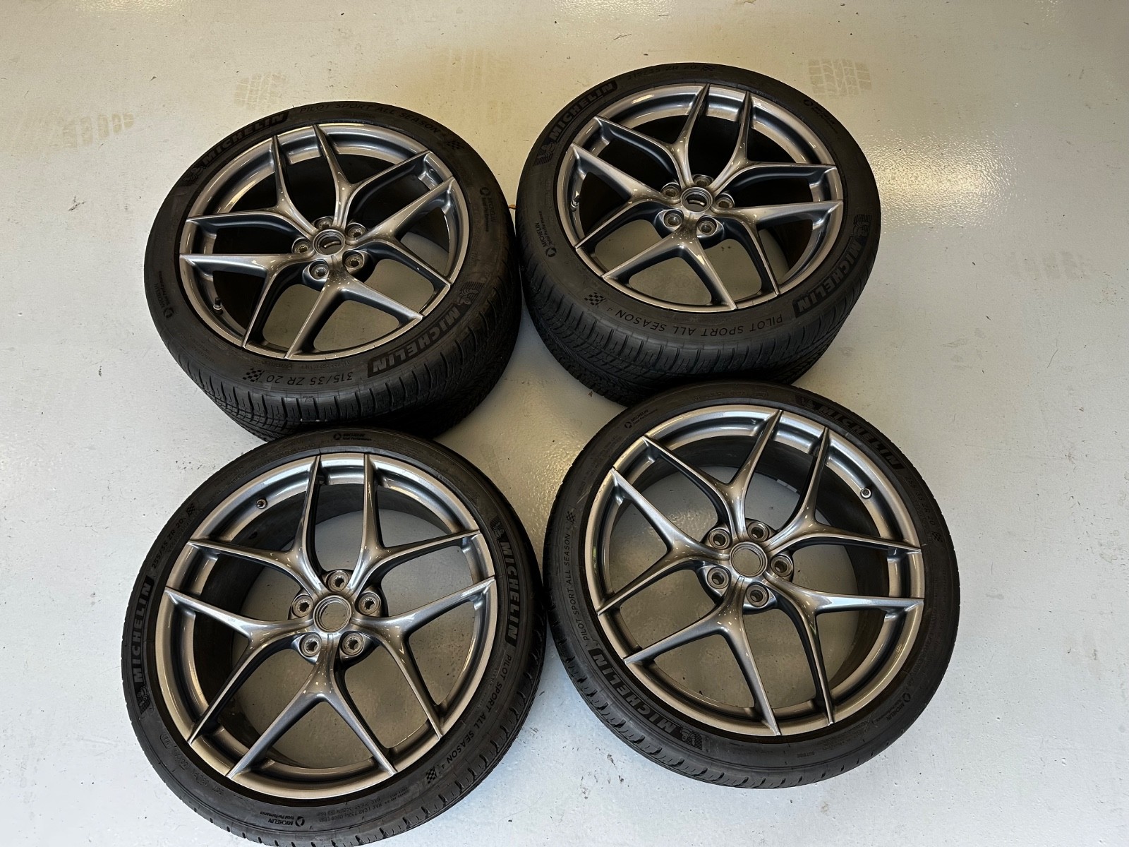 BRAND NEW! 2014 Ferrari F12Berlinetta wheels full set with tires