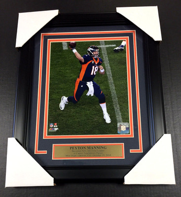 PEYTON MANNING DENVER BRONCOS TD CAREER PASS RECORD UNSIGNED 8X10 Photo ...