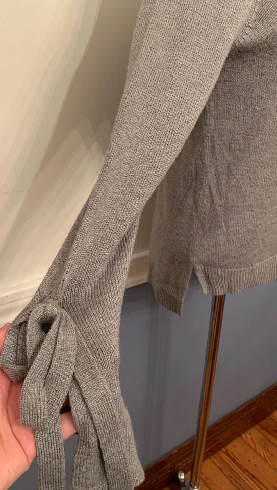 Suéter suéter pequeño Mossimo para mujer mezcla de cachemir manga corbata Foto 3 de 4