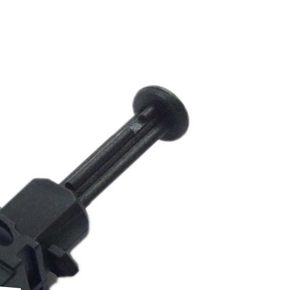 NUEVO interruptor de parada de luz de freno apto para VW MK4 Golf Lupo Touareg Audi 1J0945511A Foto 4 de 4