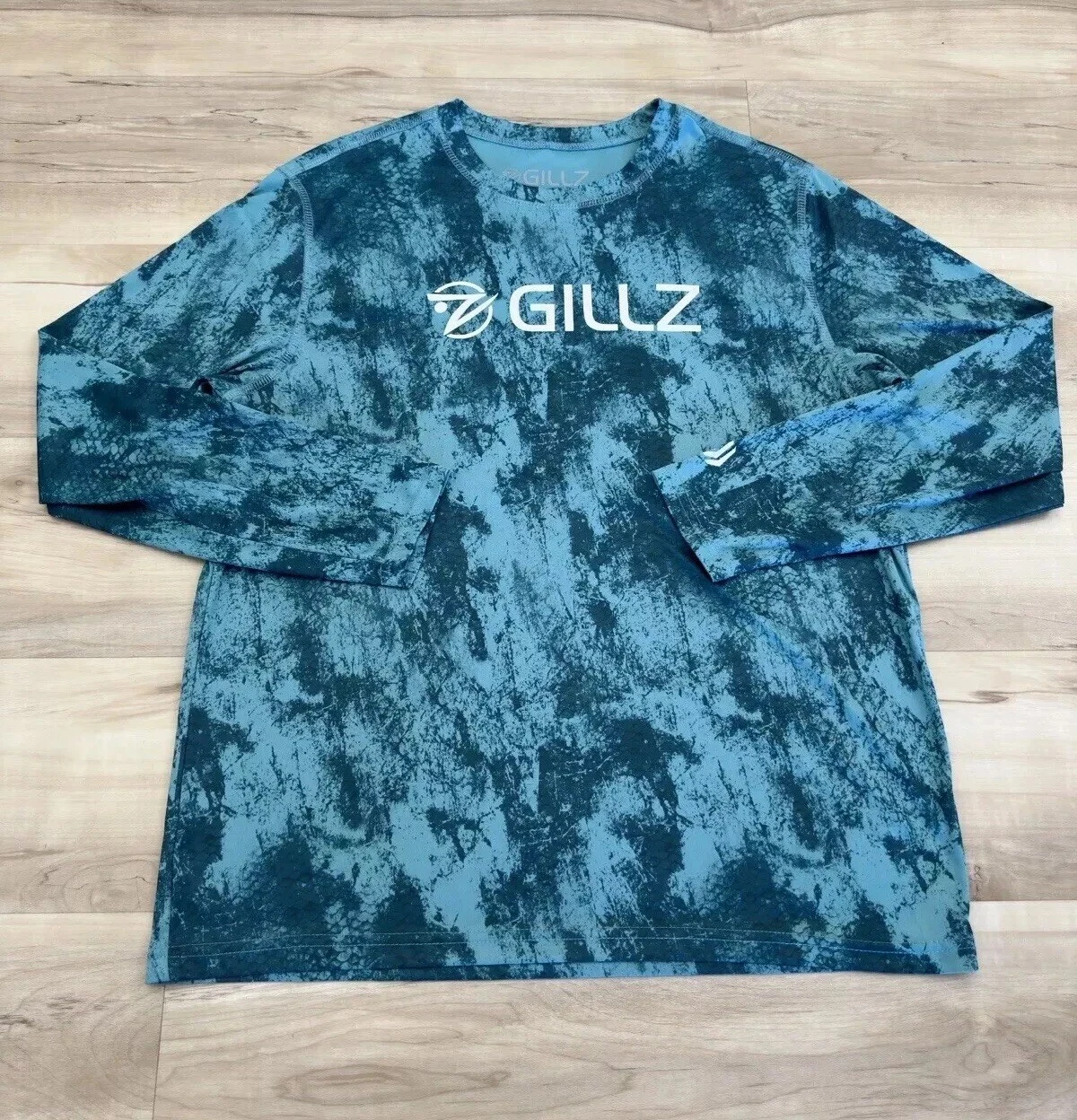Gillz Fishing Shirt Mens Medium Long Sleeve Performance Crewneck UV Scales Print