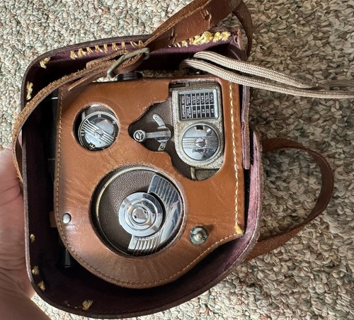 Vintage Antique Revere 8 Model Seventy Camera - Picture 3 of 6