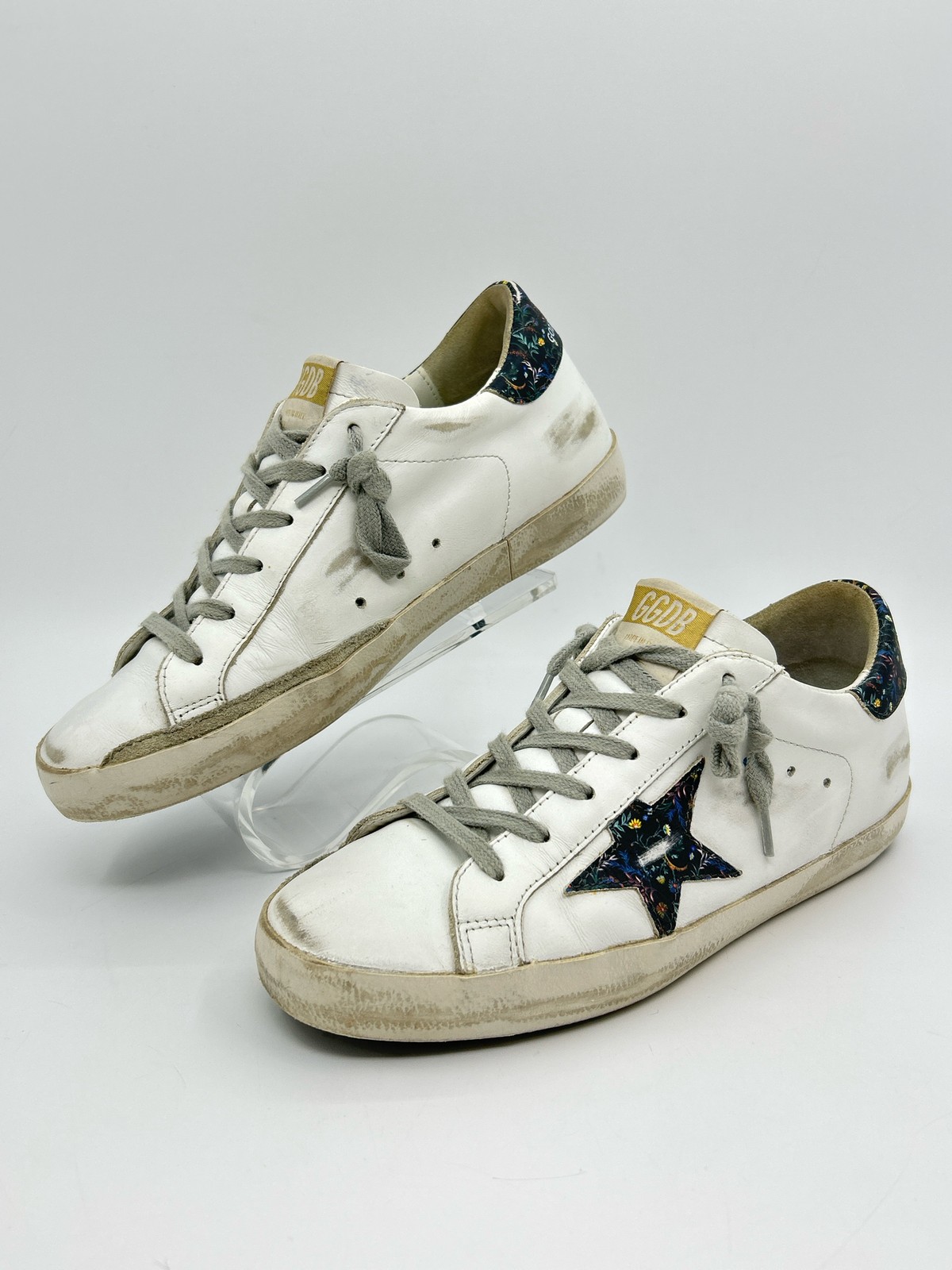 GOLDEN GOOSE Size 38, US 8 White Print Women Superstar Print