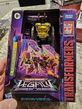 Hasbro Transformers Legacy Kickback Deluxe Class Transforming Action Figure