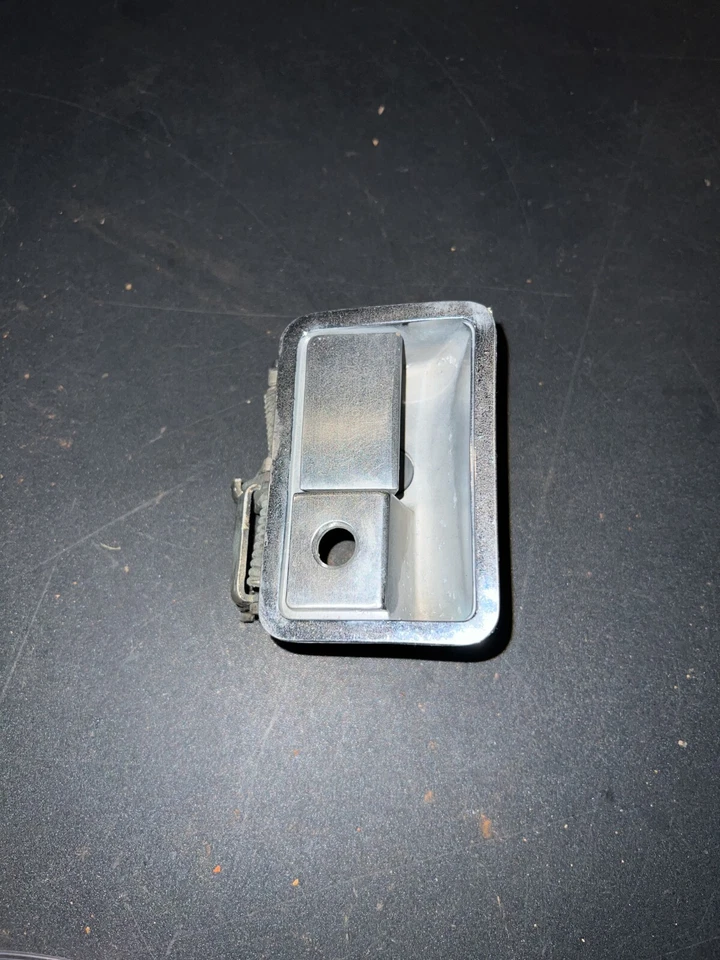 1970 - 1971 Barracuda Passenger Side Door Handle 70 71 Cuda Mopar PN 2999820 OEM - Image 4 of 4