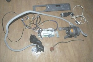 HOTPOINT WT640G WASCHMASCHINE DEFEKT FÜR TEILE: FASZIE, MOTOR, PUMPE, SCHLAUCH ETC.