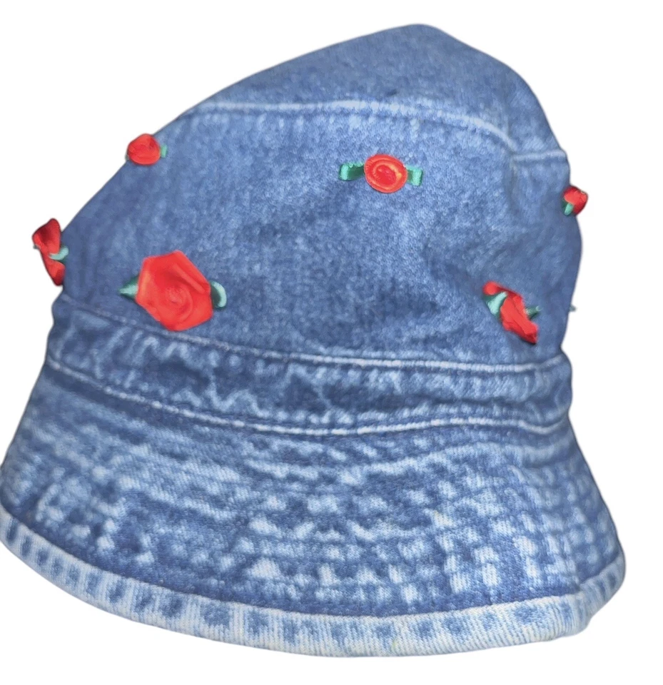 Sombrero vintage Gap para mujer cubo de mezclilla azul con rosas rojas talla única Foto 2 de 3