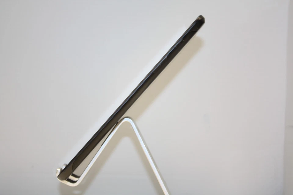 LG G Pad VK810 - 16GB - Wi-Fi + 4G (Verizon) 8.3in Tablet - Black - Image 3 of 4