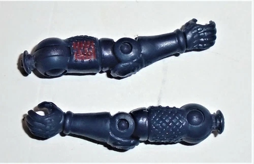 GI Joe Body Part 2005 Snake Eyes V22        Arm Set        C8.5 Very Good