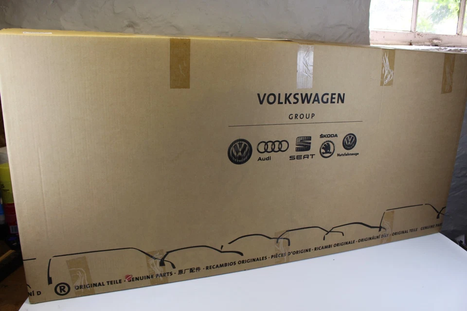 正品奥迪 A4,A4 Quattro 装饰适用于后置货架面板黑色 8W5-863-411-K-RW7 — 第 2/3 张图片