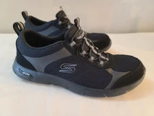 SKECHERS ~ Women's Black Arch Fit/Air Cooled Sneakers ~ Size 6 EUC