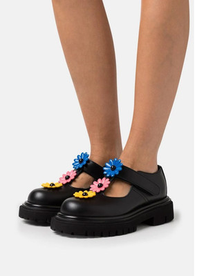 MOSCHINO Black Flower Loafers Buffed leather loafers in black Comfy pads Size 38