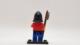 LEGO minifigure Red Scale Knight cas154 Castle Black Knights 6085 axe