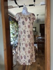 Vintage Floral Lace Short-Sleeve Midi Dress in Cream with Pink  Purple Bloom