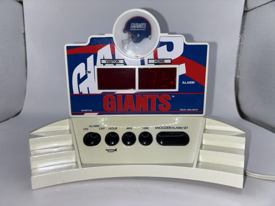 Vintage New York Giants Digital Scoreboard Alarm Clock Spartus Corp - Image 2 of 4
