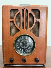 Thomas Collector's Edition Vintage Radio Model 711 .. Working 