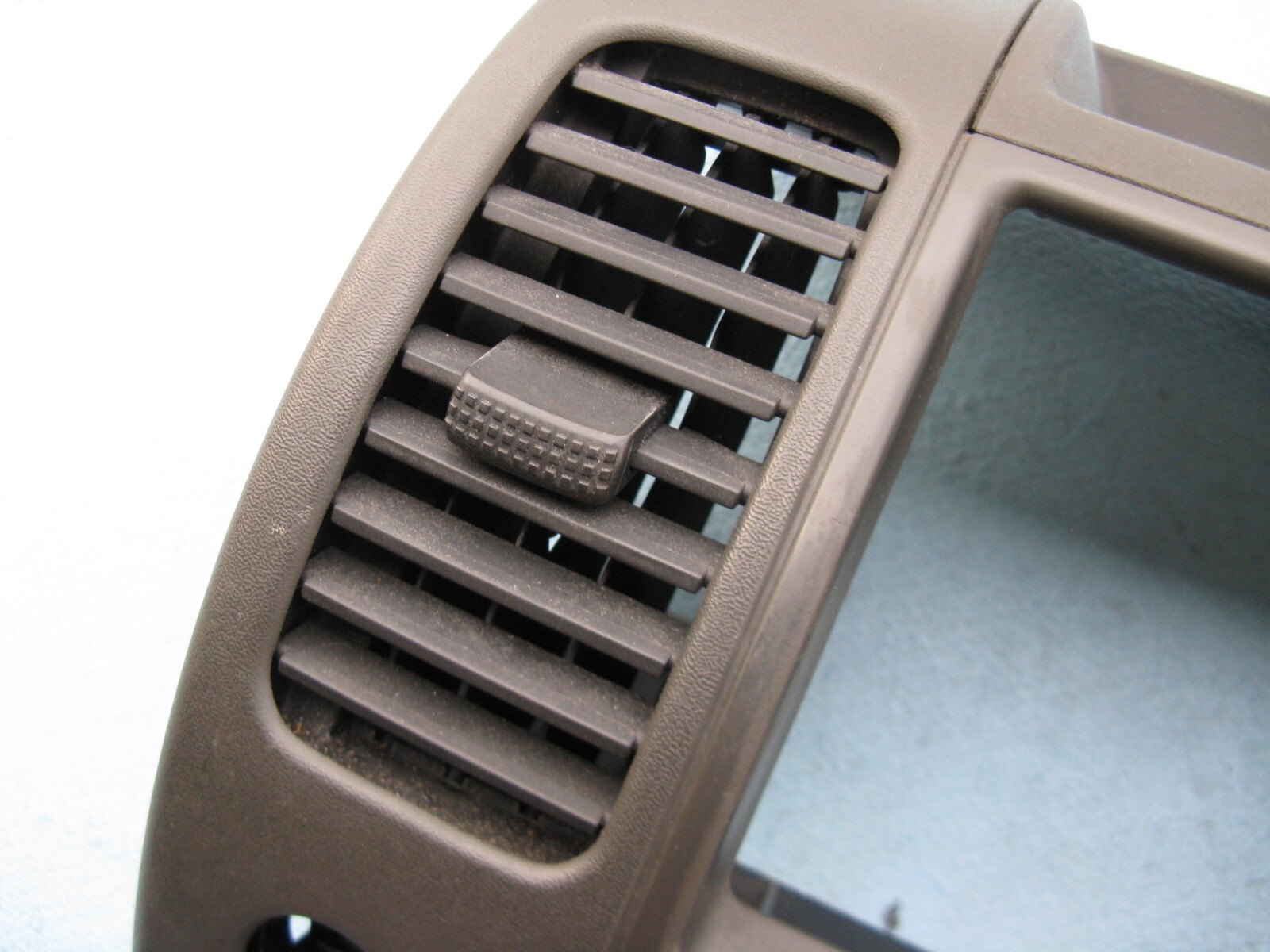 05 06 07 08 NISSAN XTERRA DASH DASHBOARD RADIO COVER TRIM MOLDING BEZEL