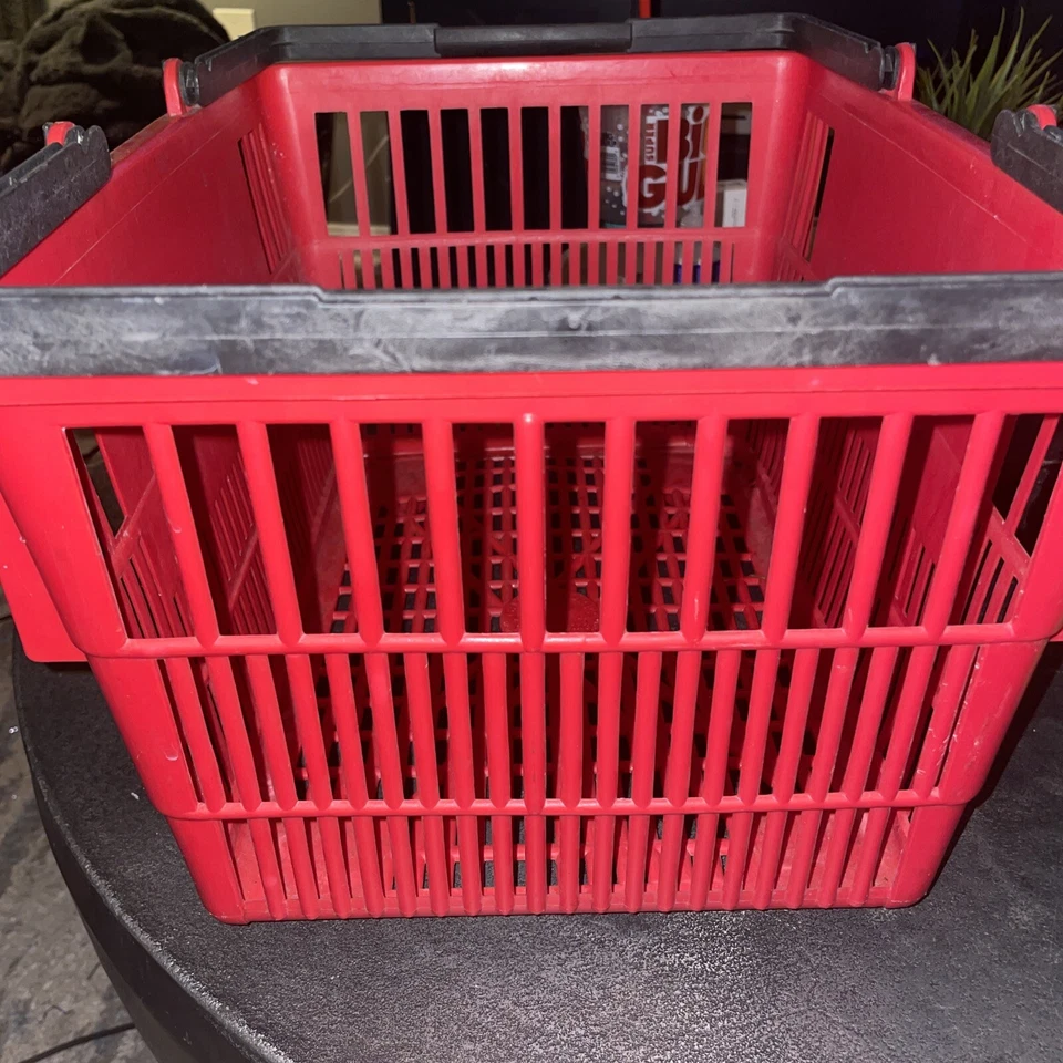 Cesta de compras de plástico rojo vintage 7-11 solo una en eBay rara Foto 4 de 4