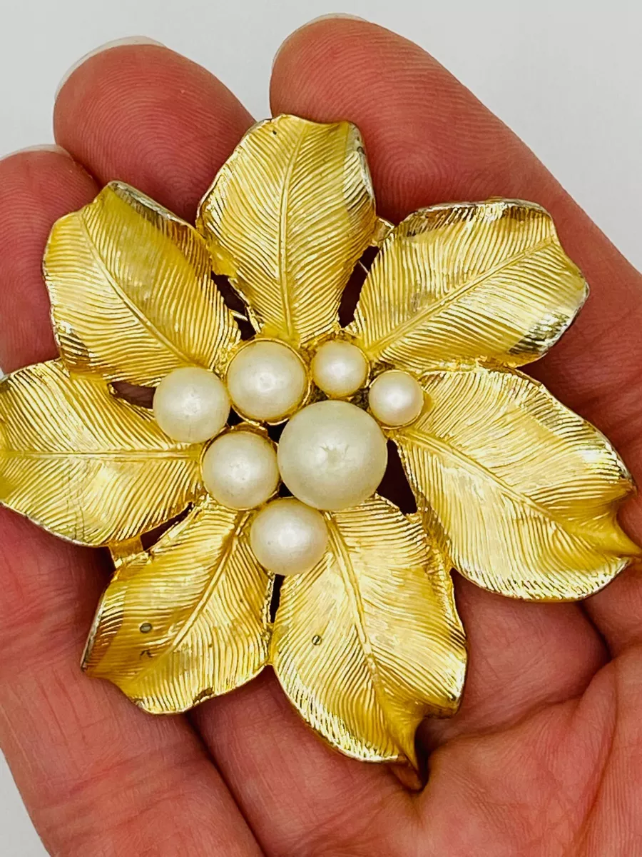 Cadoro brooch deals