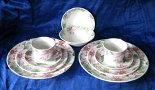 Johnson Brothers Fine English Tableware Pair of 5 Piece Place Settings Katherine