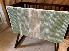 New Handmade Crochet Heirloom Baby Blanket Afghan 32 x 36 Super Soft Green White
