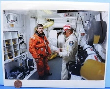 NASA PHOTO vtg STS-73 Shuttle Columbia Fred LESLIE Payload Specialist 8" x 10"