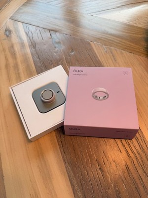 Oura Ring Gen 4 Size 8 Ceramic Petal Smart Ring Excellent Condition Box Charger