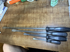 Snap On 4 Piece Prybar Set With Bar Lengths Of 16 12 7 4 Angled Ends Snap On 4 Piece Prybar Set With Bar Lengths Of 16 12 7 4 Angled Ends