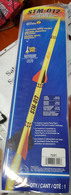 ESTES STM-012 #7221 OOP. Flying Model Rocket Kit Free Shipping! No Reserve!