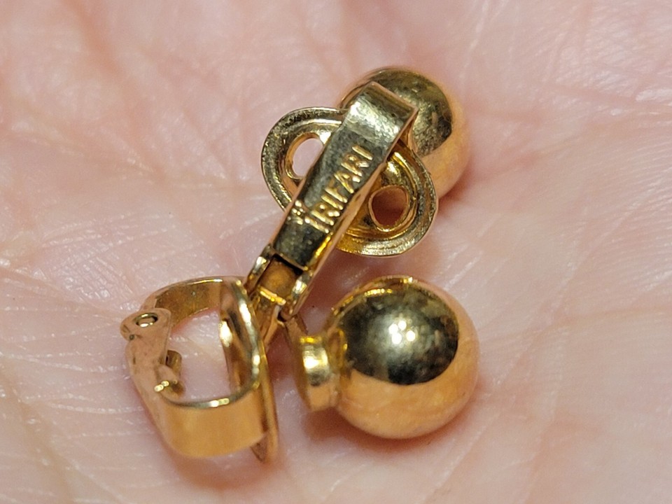 Vintage Costume Jewelry Lot Some Signed Sarah Cov Avon Trifari