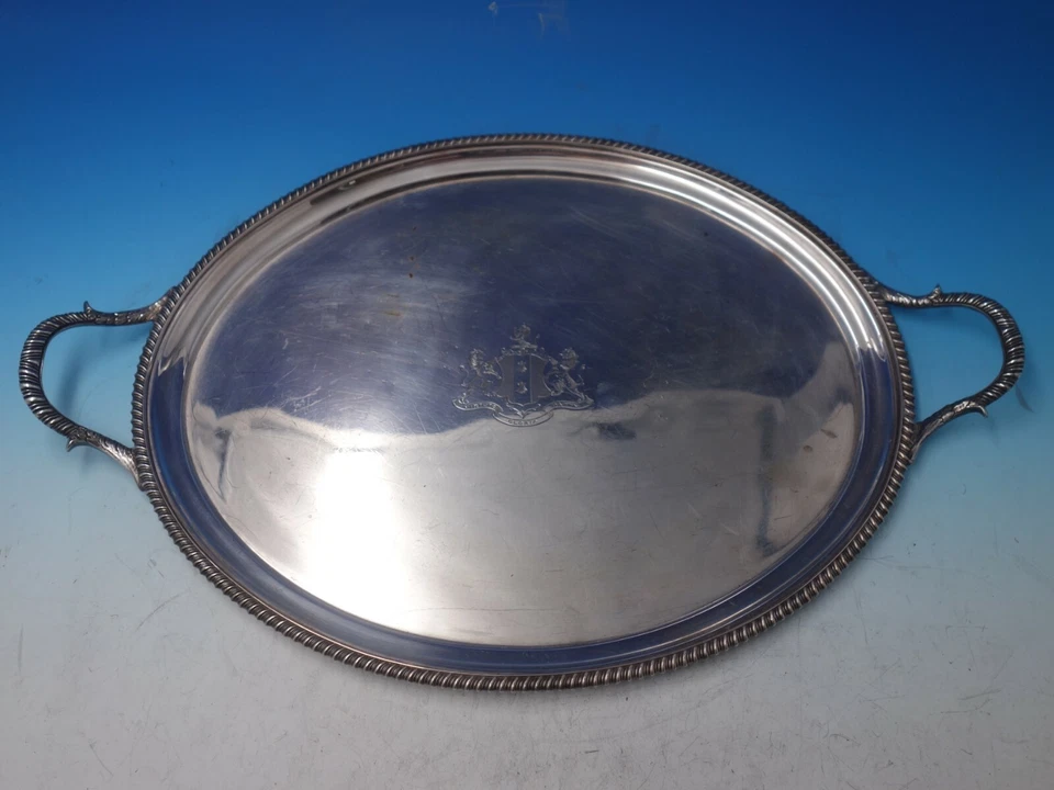 Bandeja para servir Gadroon de Unknown inglesa plateada con cresta de león 21" (#5935) Foto 2 de 4