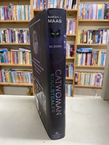 Catwoman  Soul  Stealer By Sarah Mass — Author Signed First Edition Hardcover - Picture 3 of 14