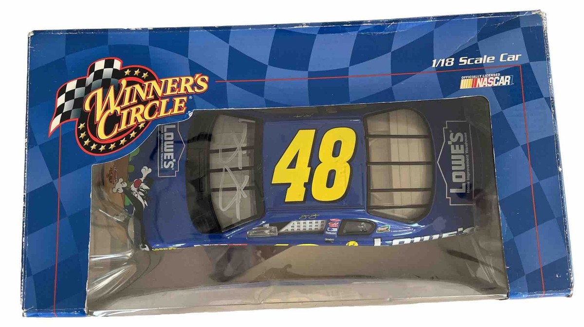 Jimmie Johnson #48 Looney Tunes Stock Car 2002 1/18 Winners Circle